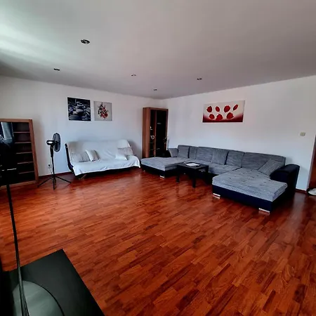 Apartmán Big Huge Center 84m Nivy Bratislava