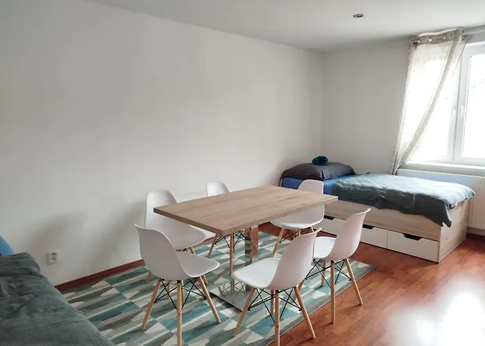 Big Huge Center 84m Nivy Apartmán *