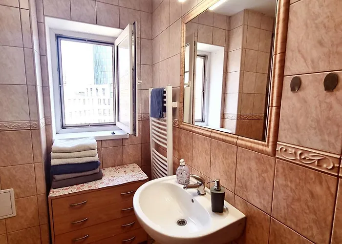 Big Huge Center 84m Nivy * Bratislava