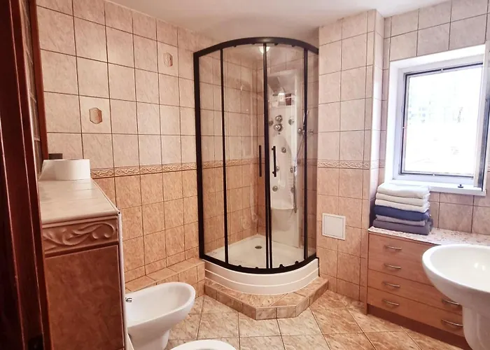 Big Huge Center 84m Nivy